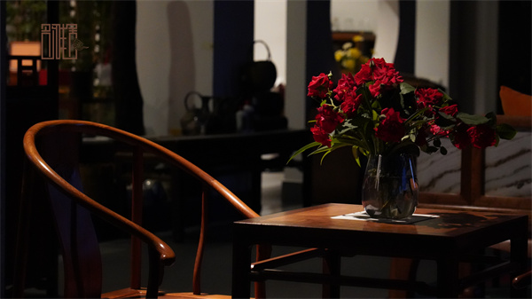 大紅酸枝精品家具：感受中式家居的獨特魅力 | 名雅居紅木