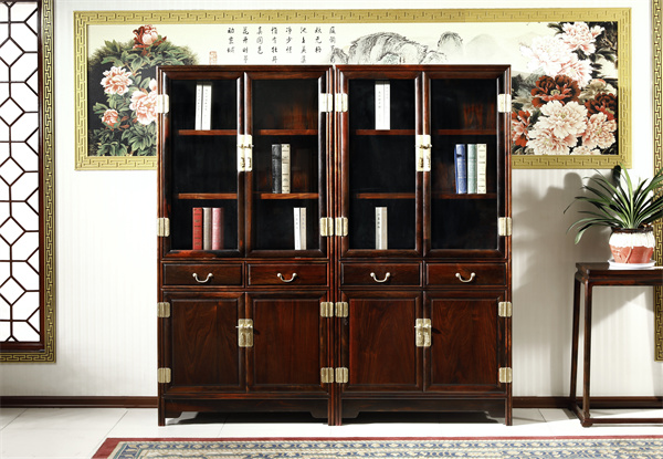 推薦幾家品質(zhì)口碑都好的交趾黃檀廠家，御乾堂收藏級(jí)家具給你答案