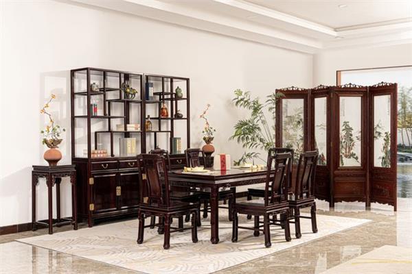 巧奪天工紅木：專業(yè)小葉紫檀家具品牌，傳承千年皇室尊貴