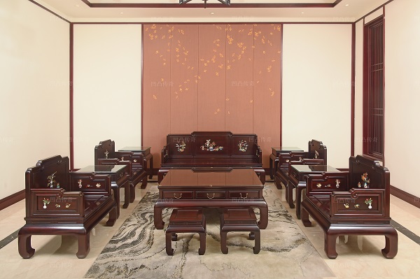 仙游大紅酸枝廠家凹凸傳奇：從源頭廠家到傳世家具