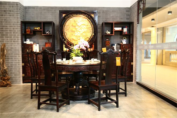 中山小葉紫檀口碑不錯(cuò)的廠家：鴻庭軒紅木匠心傳承的木中珍寶