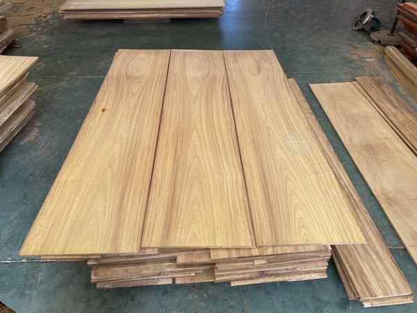 明清閣精選特等級(jí)高標(biāo)準(zhǔn)珍稀材質(zhì),無(wú)白皮、無(wú)疤痕、無(wú)蟲(chóng)蛀 明清閣精選特等級(jí)高標(biāo)準(zhǔn)珍稀材質(zhì),無(wú)白皮、無(wú)疤痕、無(wú)蟲(chóng)蛀